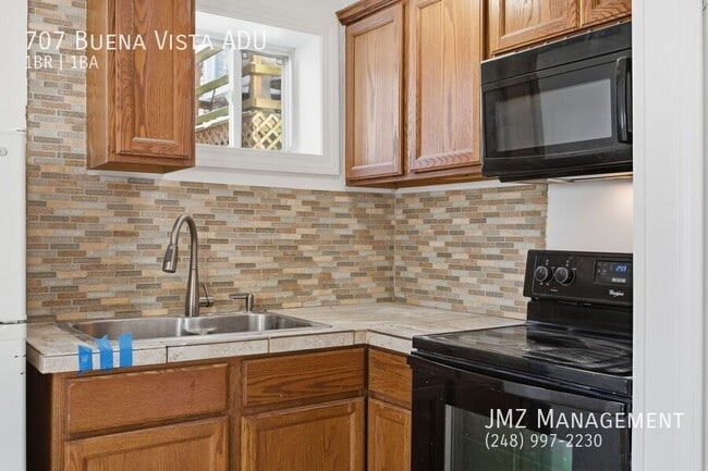 Building Photo - 707 Buena Vista Ave