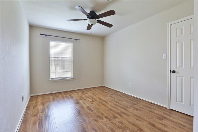 Building Photo - 26738 Abbey Springs Ln