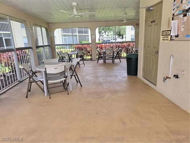 Building Photo - 605 Squire Cir
