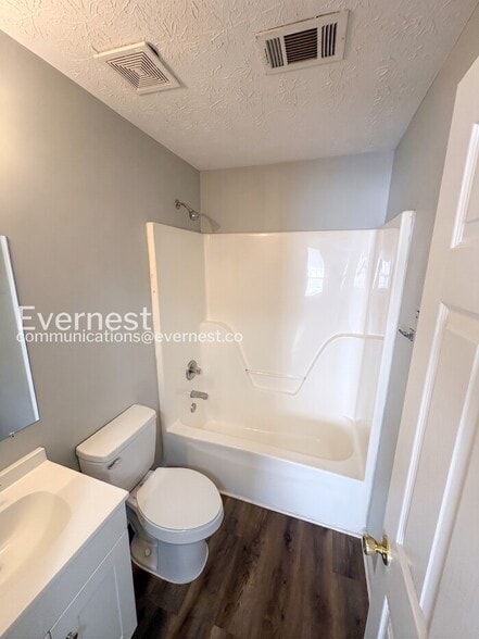 Building Photo - 1230 Creek View Ct