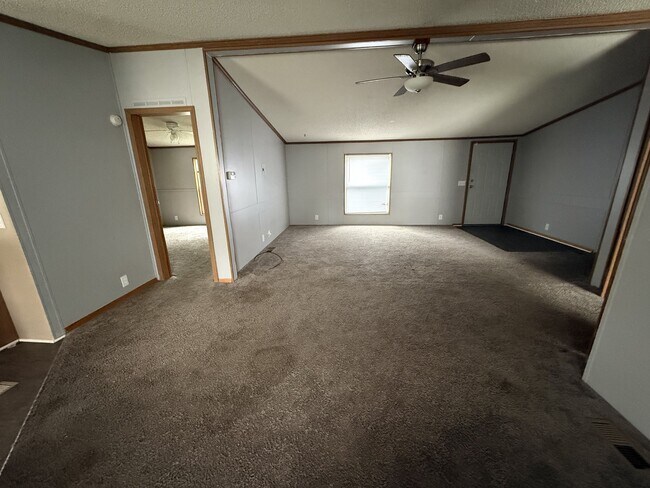 Building Photo - 2500 Mann Rd