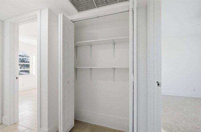 Building Photo - 3228 Coral Ridge Dr