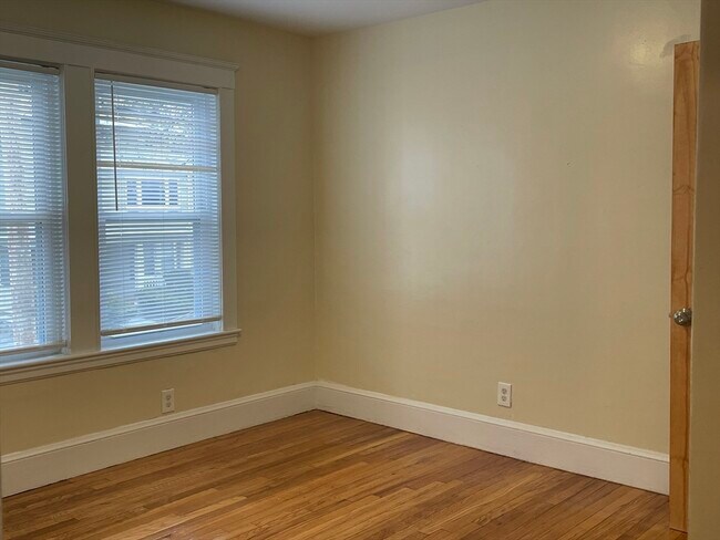 Building Photo - 23 Lothrop Ave