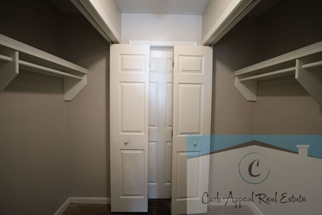 Building Photo - Move in special $800!! Beautiful 3 bed 2 bath home - Nettleton