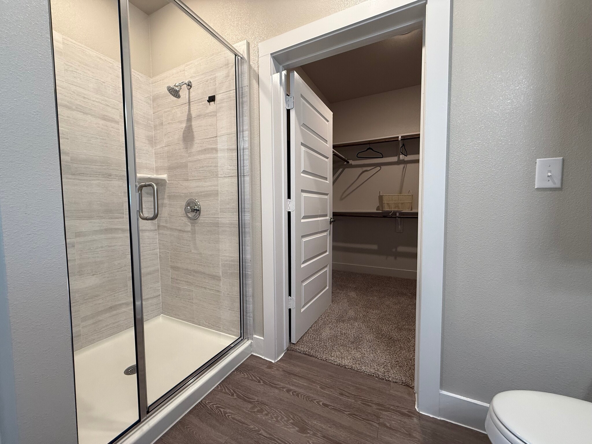 Building Photo - 3144 Gorge Way