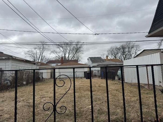 Building Photo - 11540 S Racine Ave