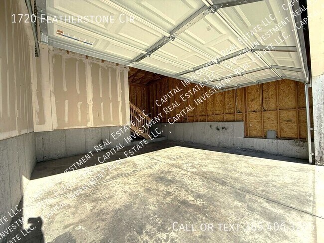 Building Photo - 1720 Featherstone Cir