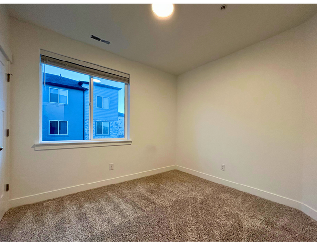 Building Photo - 3375 W 2010 N