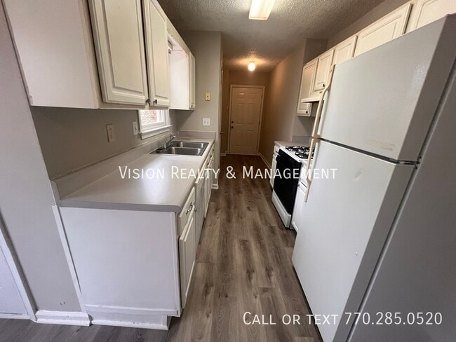 Building Photo - 360 Wesley Chapel Rd