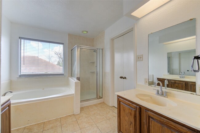 Building Photo - 14311 Rainy Sun Cir