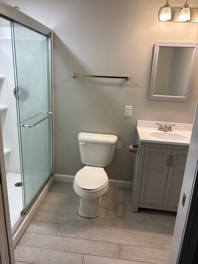 Building Photo - 140 Autumn Oaks Dr