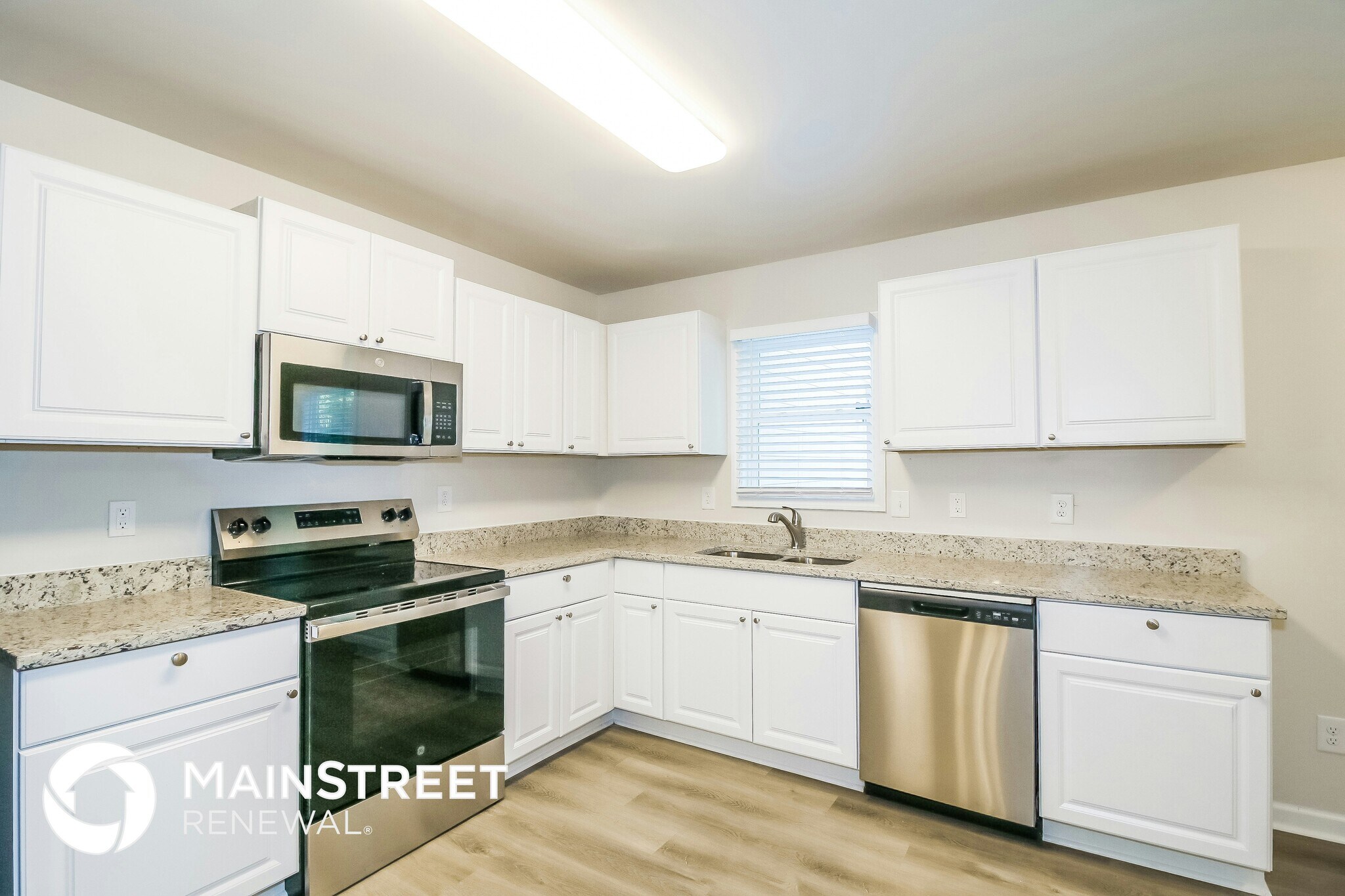 Building Photo - 430 Birch Ln SE