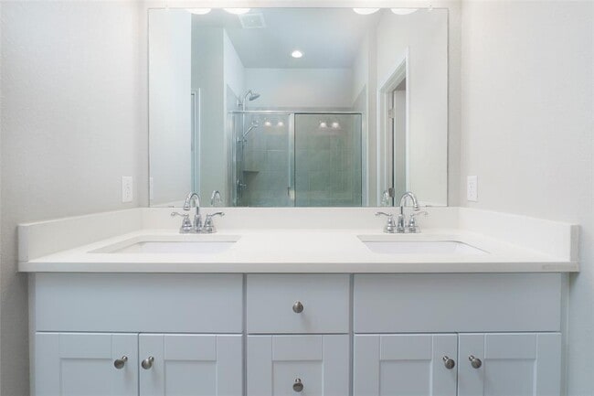 Building Photo - 5304 Golden Canary Ln