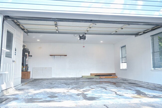 Building Photo - 18322 Autumn Trails Ln