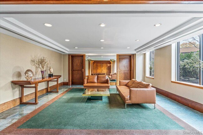 Building Photo - 112-01 Queens Blvd