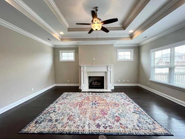 Building Photo - 9015 Seven Lakes Dr