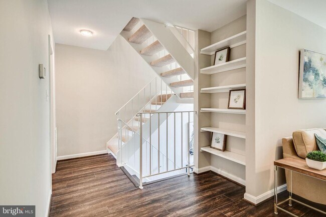 Building Photo - 5415 Helm Ct
