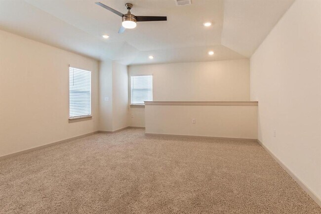 Building Photo - 13700 Lubeck Dr