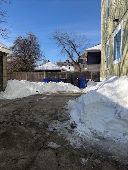 Building Photo - 43 Harvest St