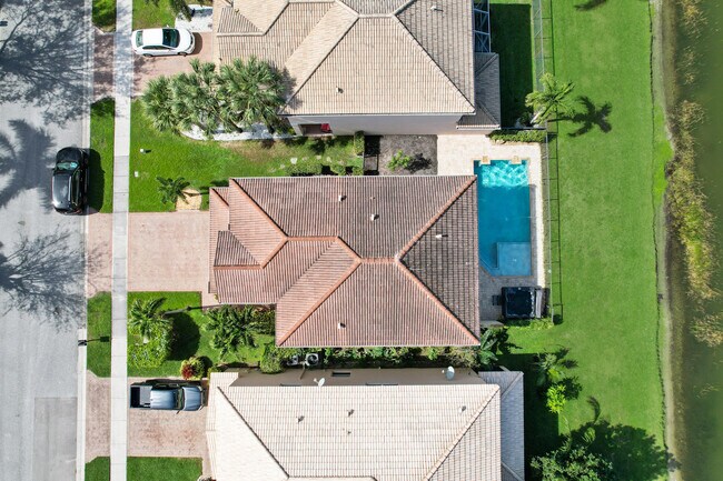 Building Photo - 7865 Jewelwood Dr