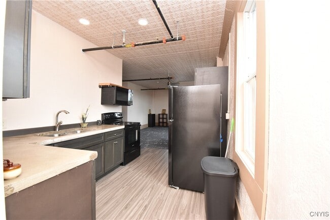 Building Photo - 152 Court 5 Ct