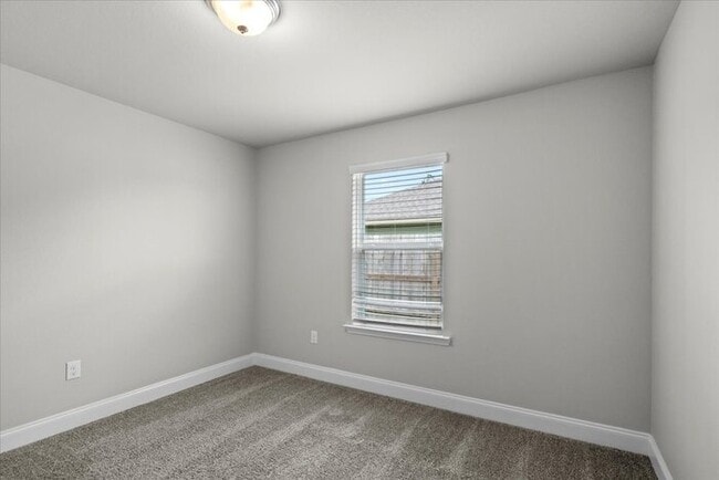 Building Photo - 18401 Elkwood Dr