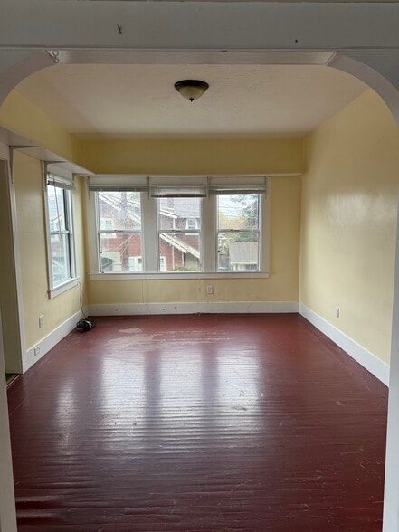 Building Photo - 470 62nd St