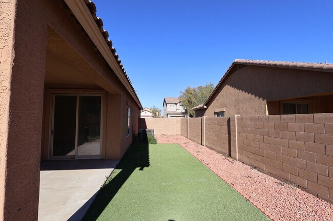 Building Photo - Remodeled 4 Bed 2 Bath Home.