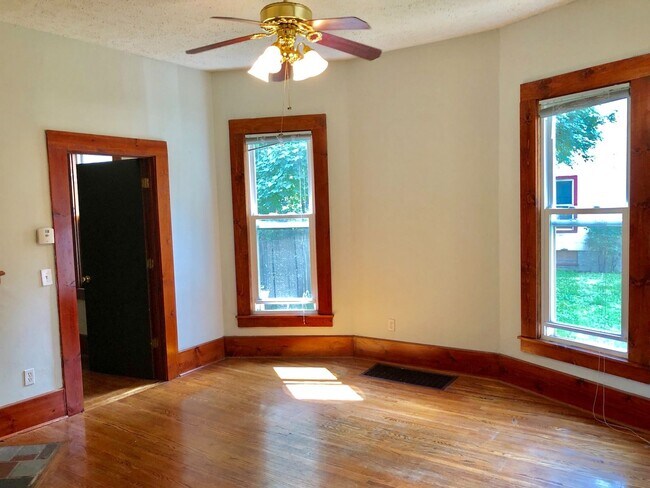 Building Photo - 15 Hanna Pl