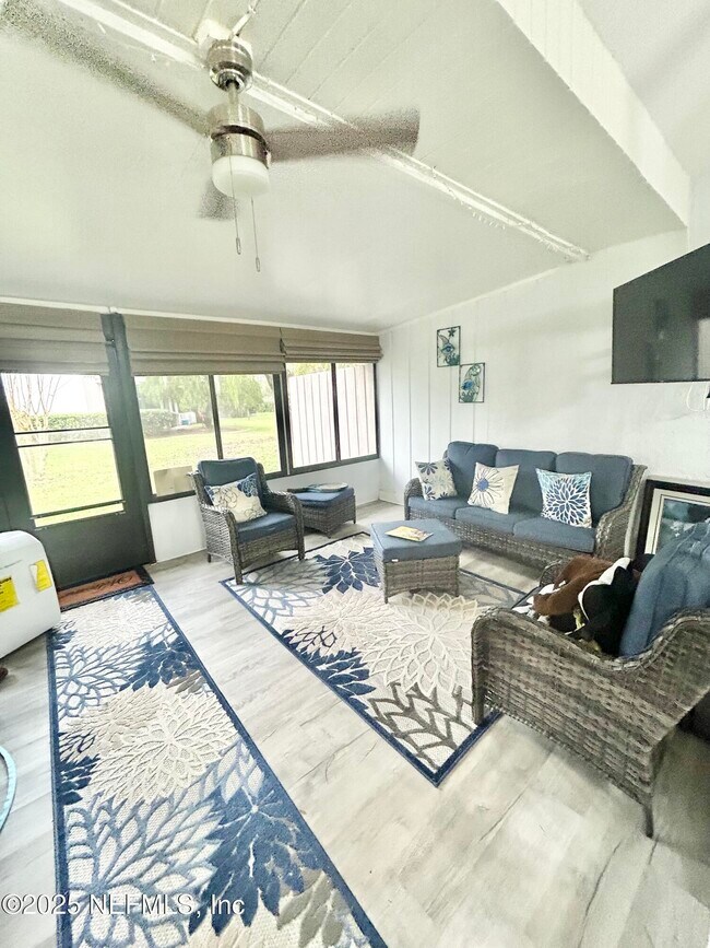 Building Photo - 7122 Cypress Cove Rd