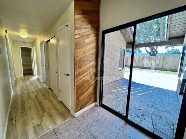 Building Photo - 4517 Da Vinci Dr