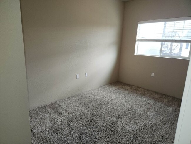 Building Photo - M2224