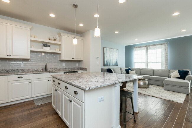 Building Photo - Luxurious 4-Bedroom Townhouse with 2 Car Garage in Manassas!