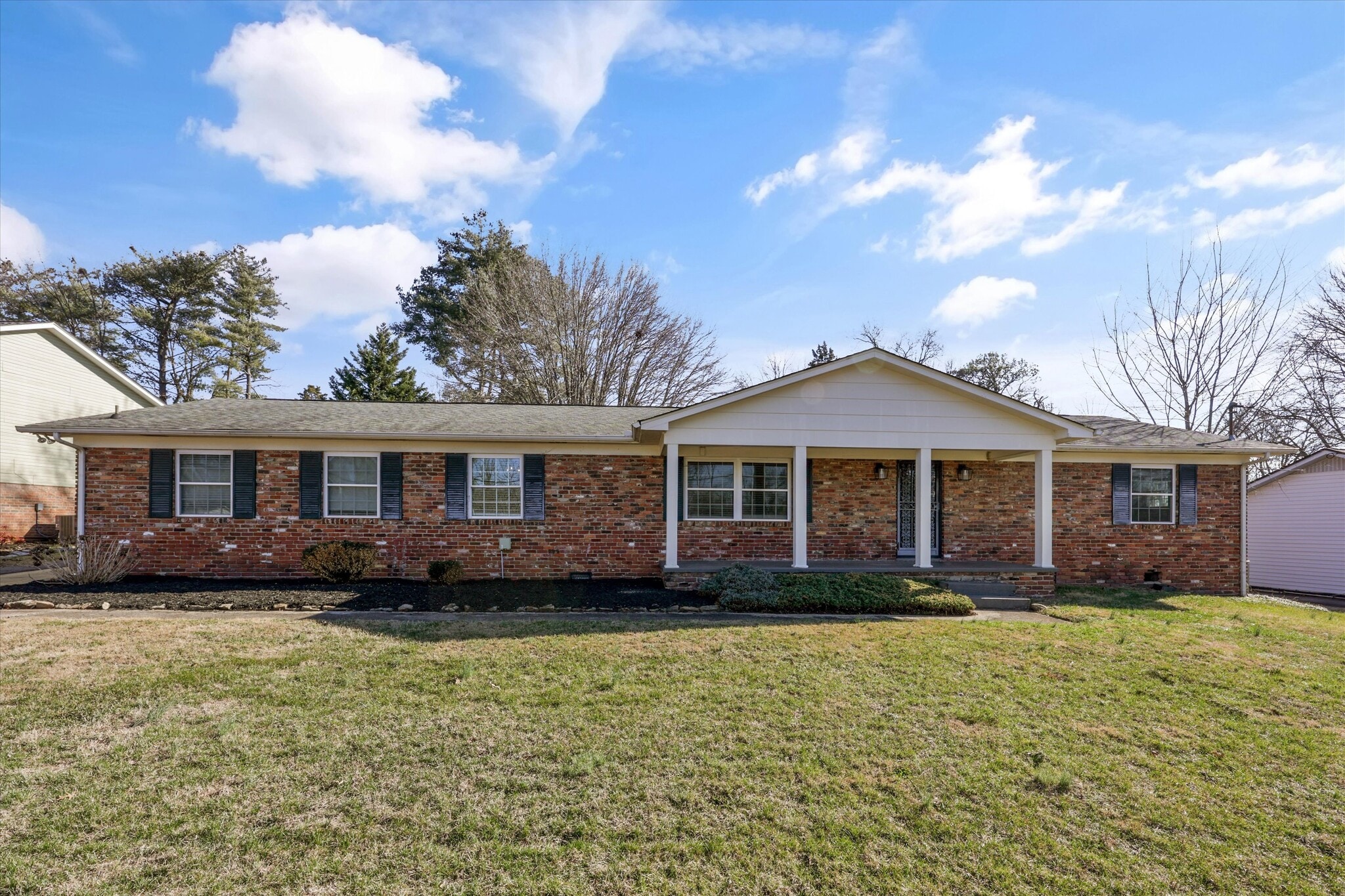 Building Photo - 930 Corning Rd