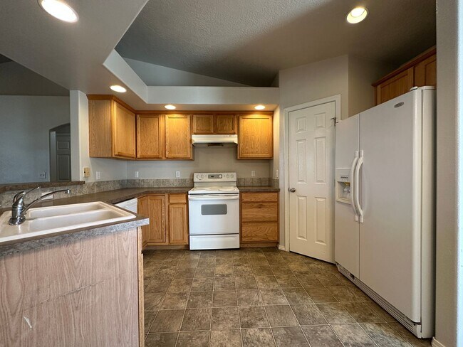 Building Photo - 3bed, 2bath, 1340sq.ft. home in Nottingham Greens - Middleton