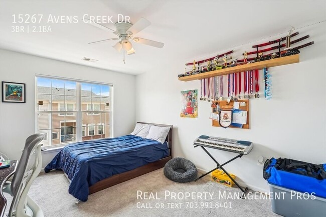 Building Photo - 15267 Avens Creek Dr