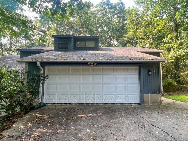 Building Photo - 214 Brookside Dr
