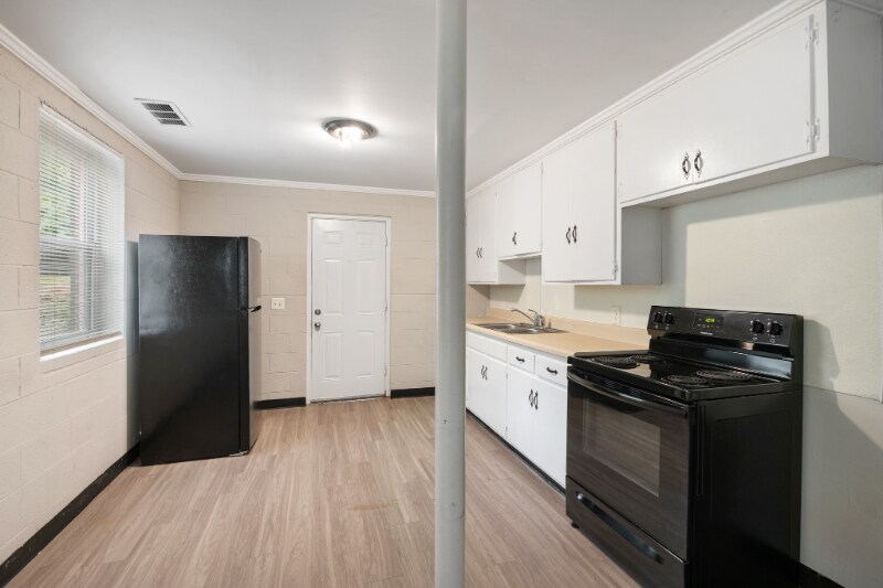 Building Photo - 2209 Morehead Ave
