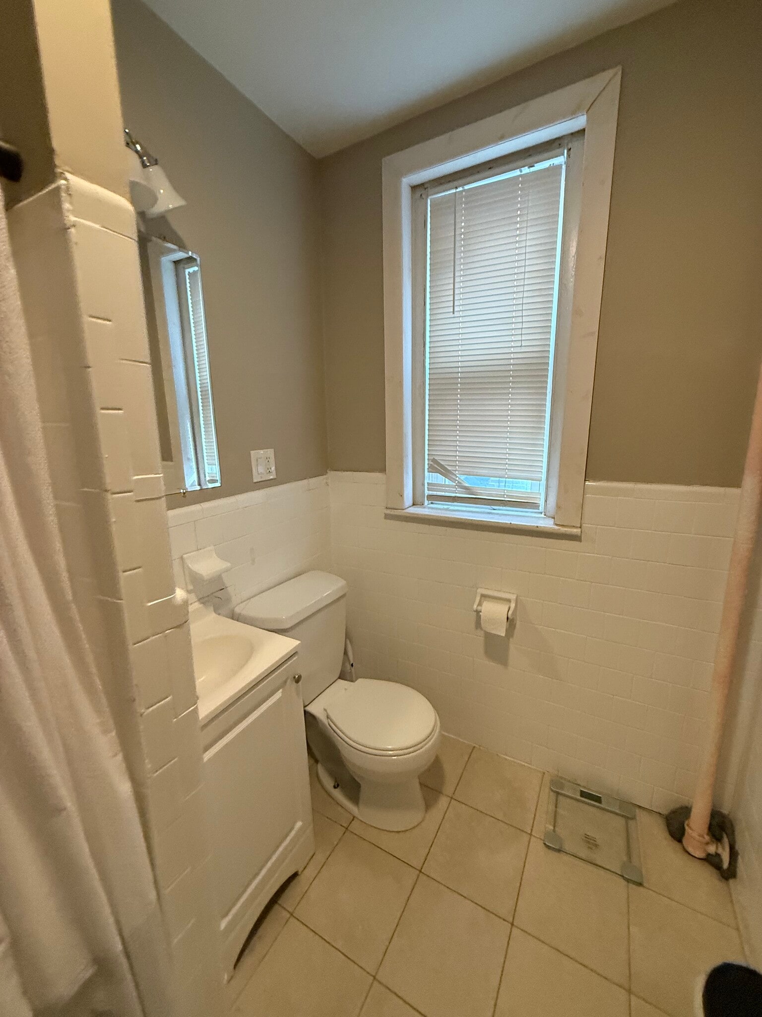 Building Photo - 8 Aberdeen St