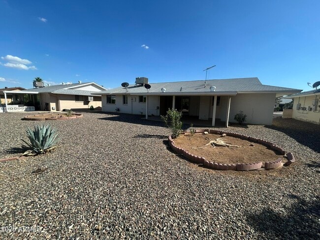 Building Photo - 10344 W Salem Dr