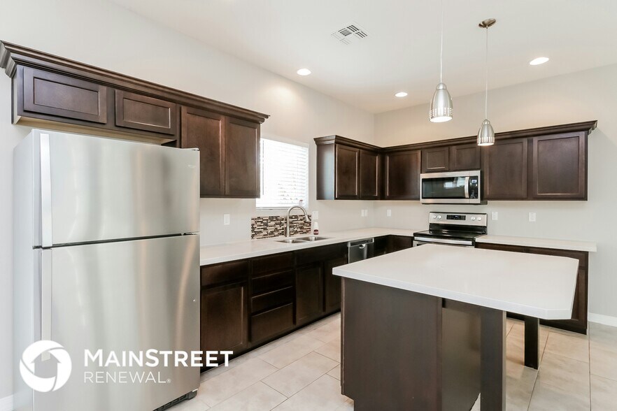 Building Photo - 2000 N 36th St