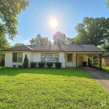 Building Photo - 1500 Ivy Rd