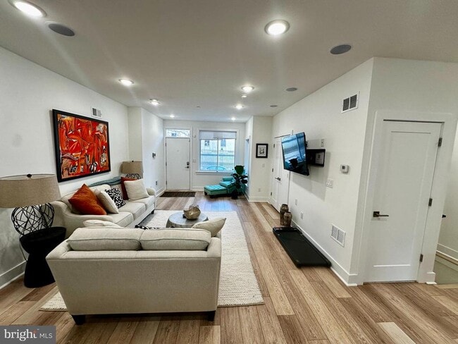 Building Photo - 2008 S College Ave