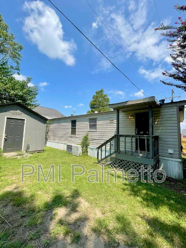 Building Photo - 106 S Witt St