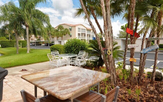 Building Photo - 9320 Clubside Cir