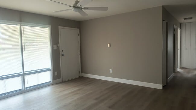 Building Photo - 1004 Bloomfield Dr