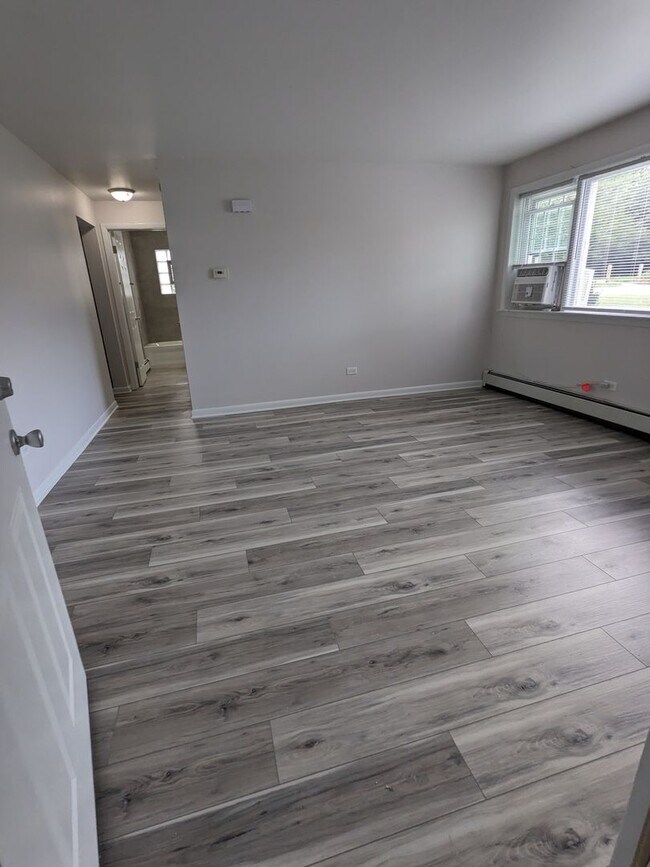 Building Photo - 600 Kungs Way