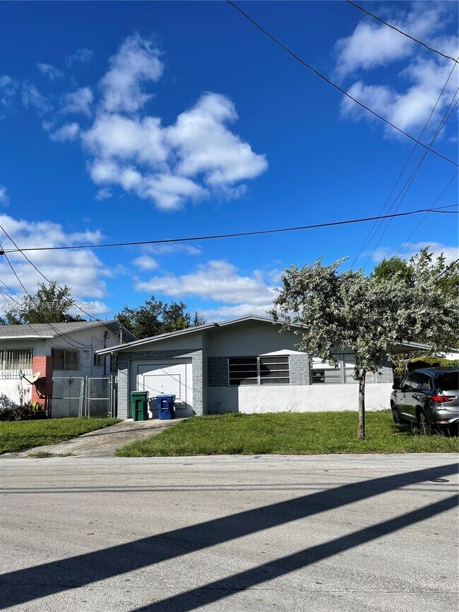 Building Photo - 2901 NW 50th St