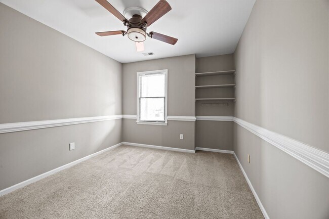 Building Photo - Charming 3BR Home with Large Private Yard Near Downtown Raleigh