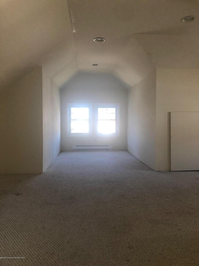 Building Photo - 504 School St